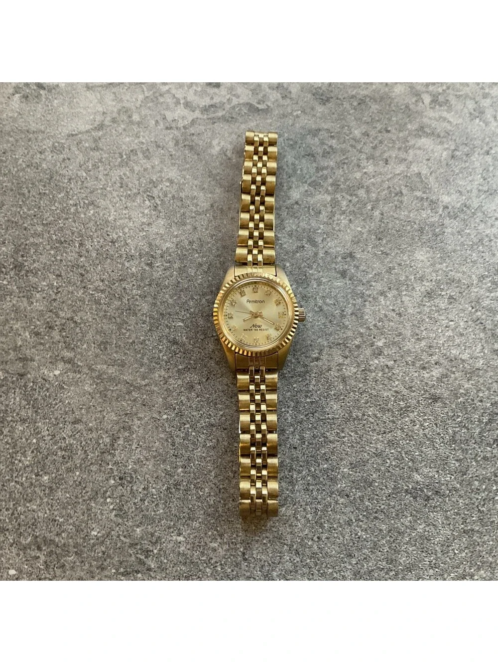 Vintage Armitron Womens Watch 24mm Gold Tone Case W/Fluted Bezel Jubilee Band A8